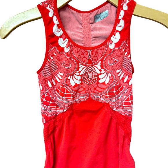 Athleta Tops - 🛍️5/$25 Athleta Seamless Stretch Stride Tank Top Red & White Printed